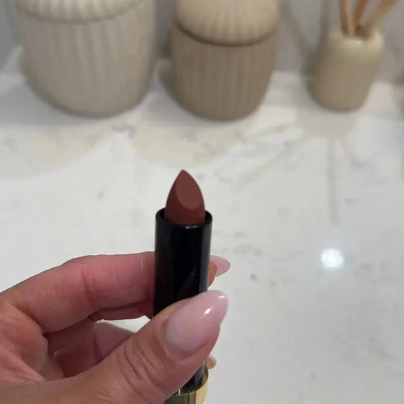 Artist couture lipsti in color Adore Me. - Picture 4 of 4